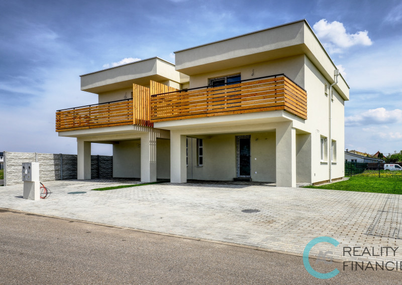 AG reality I PREDANÝ   POSLEDNÝ - 5 izb RD -mezonet  Miloslavov