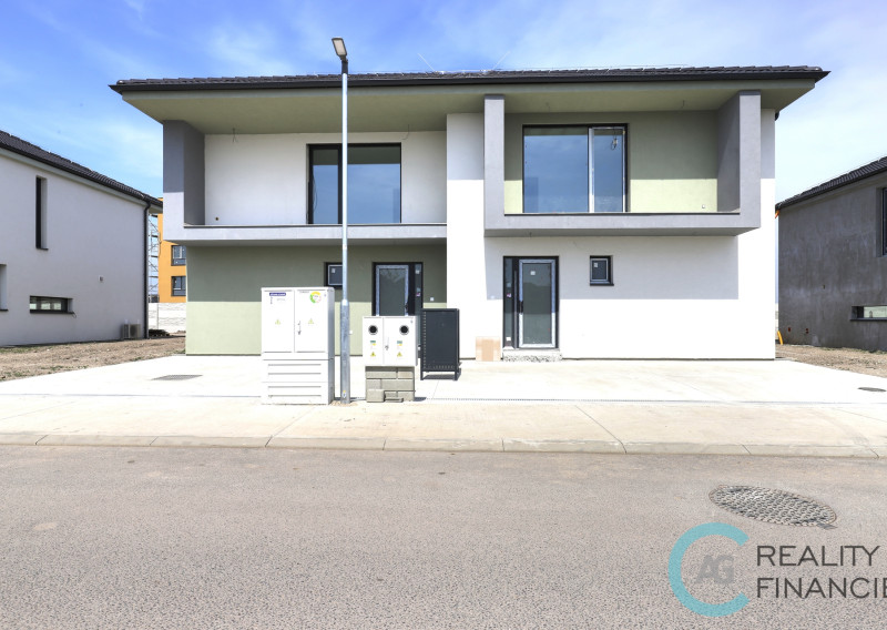 AG reality I všetky REZERVOVANÉ  - novostavba  5 izb RD -mezonety  Miloslavov Alžbetin dvor